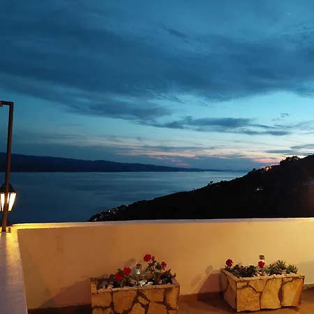 Vana Apartment *