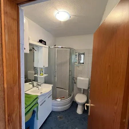 Vana Apartment *